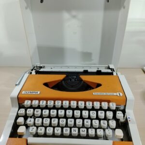 MÁQUINA DE ESCRIBIR OLYMPIA TRAVELLER DE